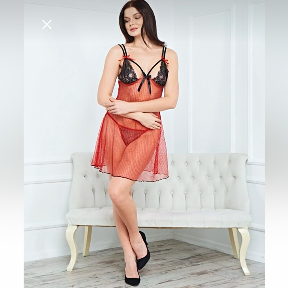 New Intimo Red & Black Sexy Babydoll 2 pieces, a nightgown and string